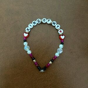 5 for $10 Taylor Swift Handmade Friendship Beaded Bracelet
“King Of My Heart”